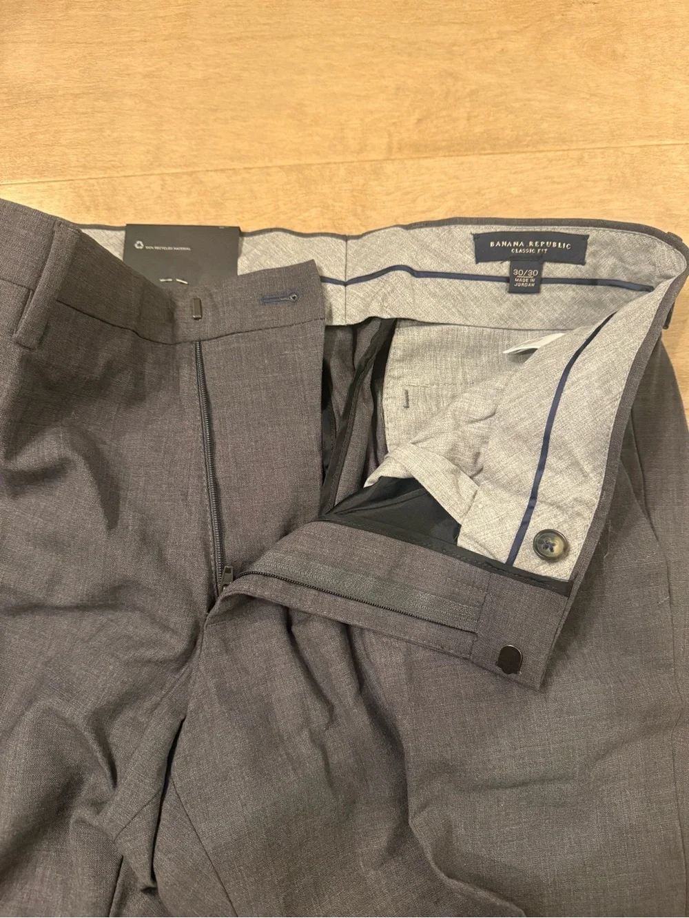NWT Banana Republic Classic-Fit Men’s Dress Pants in Charcoal Gray